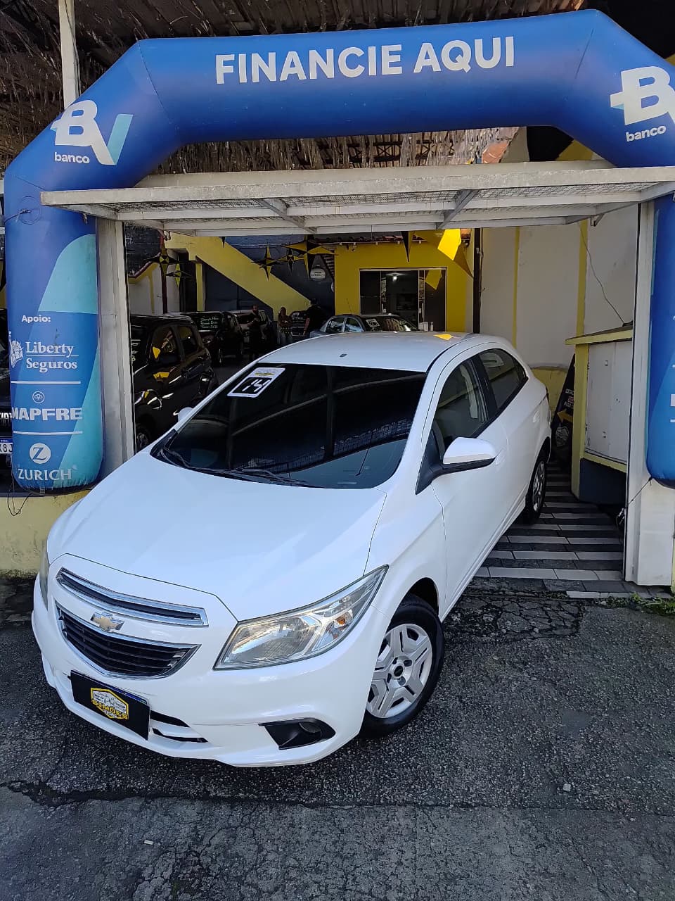 GM/Ônix Hatch LS 1.0 8v Flexpower 5p Mecânico 2013/2014